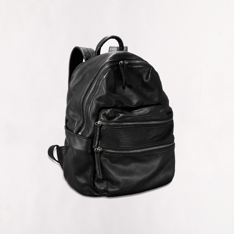 Esme Light Soft Leather Backpack - กระเป๋าเป้สะพายหลัง - หนังแท้ สีดำ