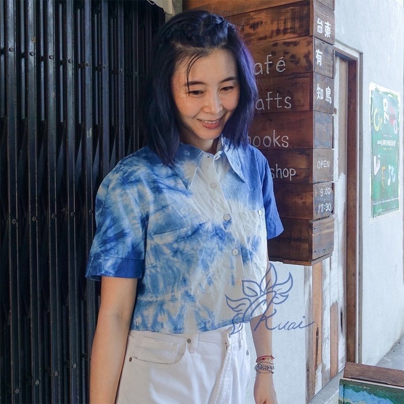 藍染短版襯衫出貨兩件花色任選 - 女襯衫 - 棉．麻 藍色