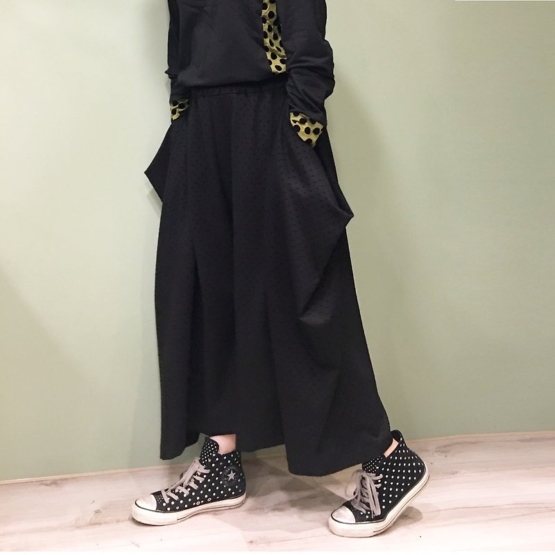 [パンツ]正方形のカットスタイルのスカート_黒 - パンツ レディース - コットン・麻 ブラック