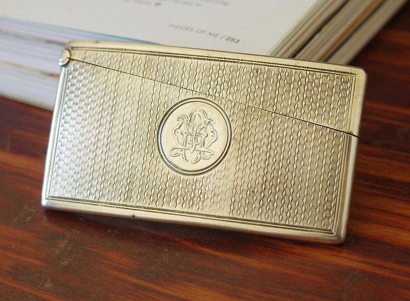 -Antique 100-year-old sterling silver carved business card box purchased from the UK 925 Sterling W836 - อื่นๆ - โลหะ สีเงิน