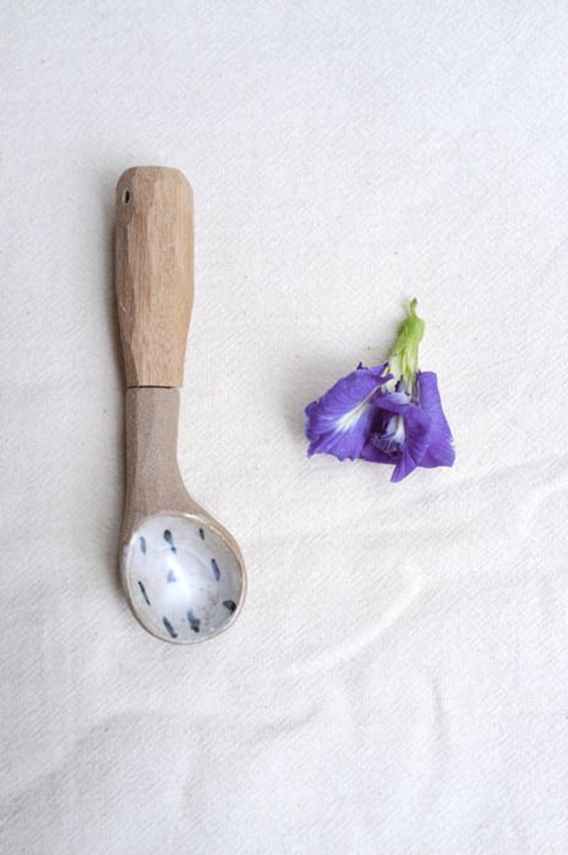 Ceramic Spoon - 花瓶/花器 - 陶 咖啡色