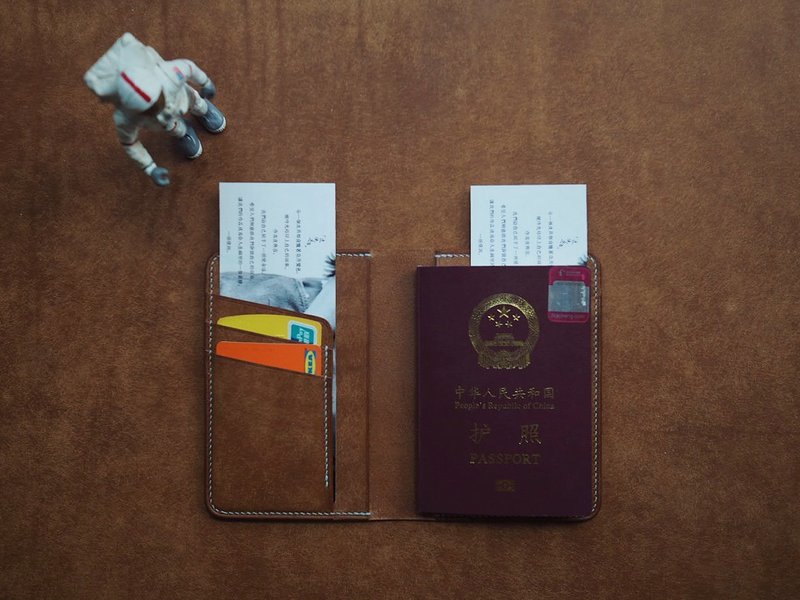 護照夾護照套 多卡位便攜 純手工牛皮 客製化刻字禮物 訂製顏色 - 護照夾/護照套 - 真皮 多色