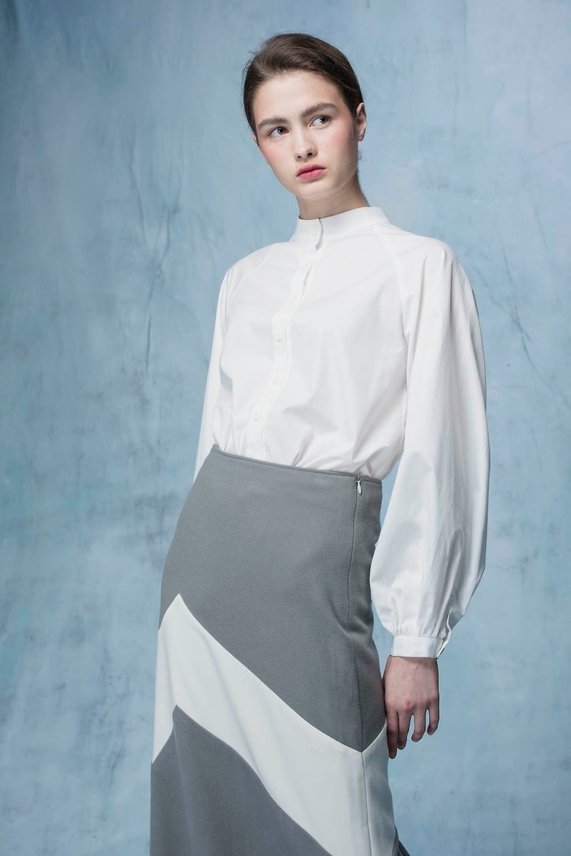 YUWEN White Throw Sleeve Shirt - เสื้อเชิ้ตผู้หญิง - ผ้าฝ้าย/ผ้าลินิน ขาว