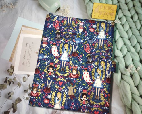 FEN手工小鋪 燙金系列-美國設計師布深藍燙金愛麗絲磁釦款書衣-布書衣-布書套-