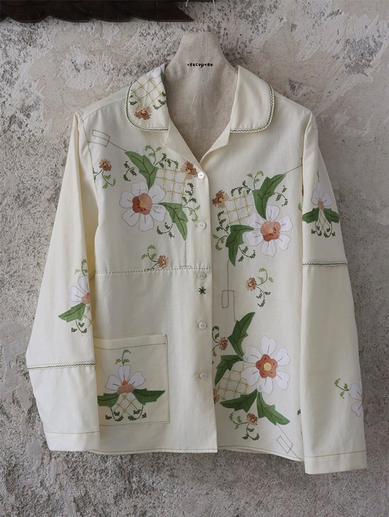 米白滿繡木槿復古刺繡襯衫 - 女上衣/長袖上衣 - 棉．麻 多色