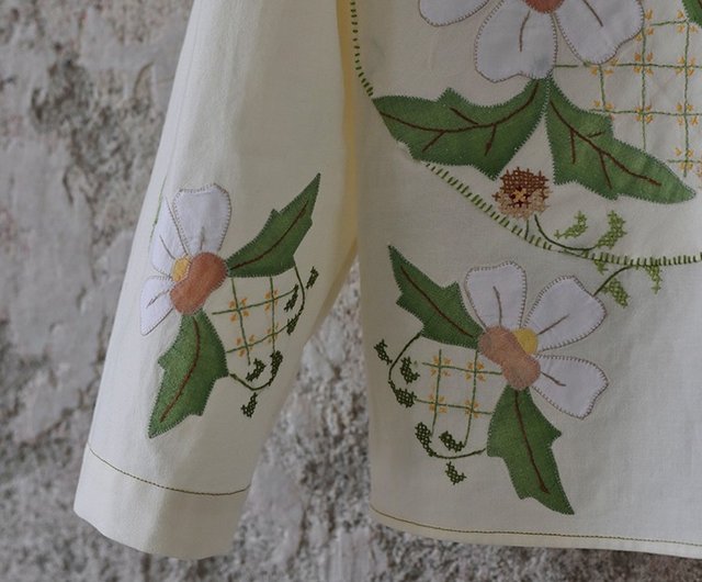 M005 耽美暖簾　のれん　百合の花刺繍　百合刺繍暖簾１点物限定品 GREENHOUSE/刺繍のれん 春の花/4882 - 花材通販はなどんやアソシエ