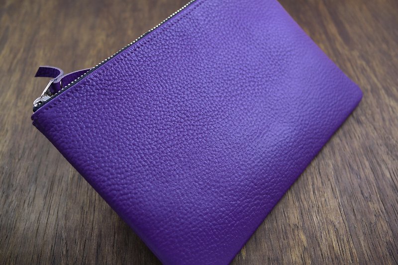 APEE soft leather hand bag zipper ~ ~ napkin bag / Cosmetic ~ Deep Purple - กระเป๋าเครื่องสำอาง - หนังแท้ 