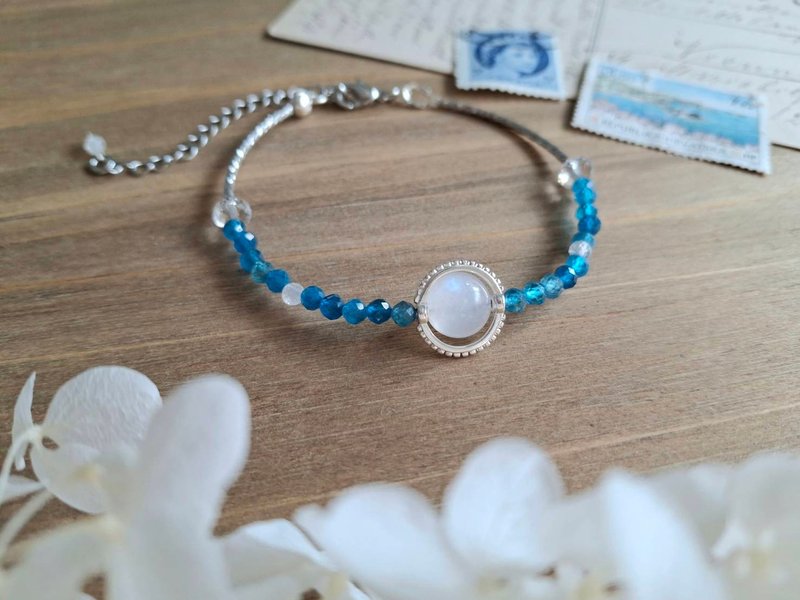 i sea you - blue Mediterranean - blue phosphorus Stone, moonstone, white crystal - สร้อยข้อมือ - เครื่องประดับพลอย 