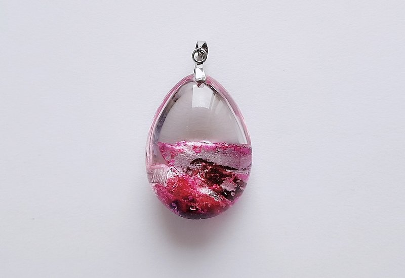 Gemstone ‧ Dream Natural Mineral Red Ghost Crystal ‧ Pendant - Necklaces - Gemstone Red