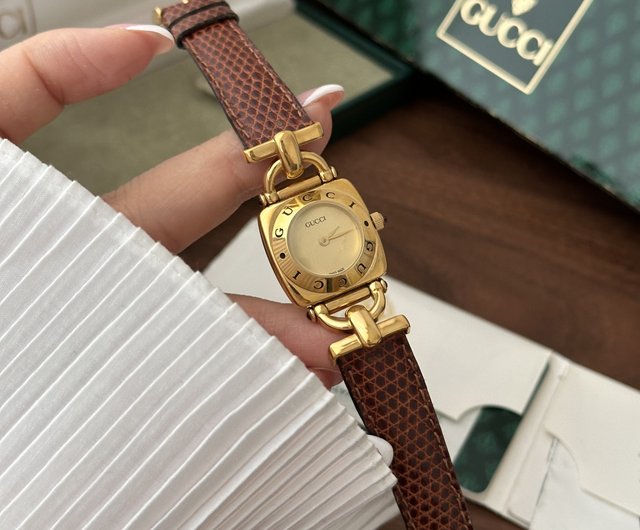 GUCCI クォーツ腕時計（6300L)シルバー/革ベルト:ブラックレザー GUCCI クォーツ腕時計（6300L)シルバー/革ベルト:ブラックレザー