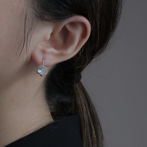 COOL & HOT 925純銀 馬蹄形 原礦白水晶 鎖珠 轉珠 耳環