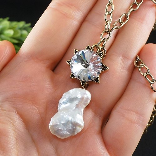 AGATIX White Biwa Baroque Pearl Clear Swarovski Crystal Star Pendant Necklace Jewelry
