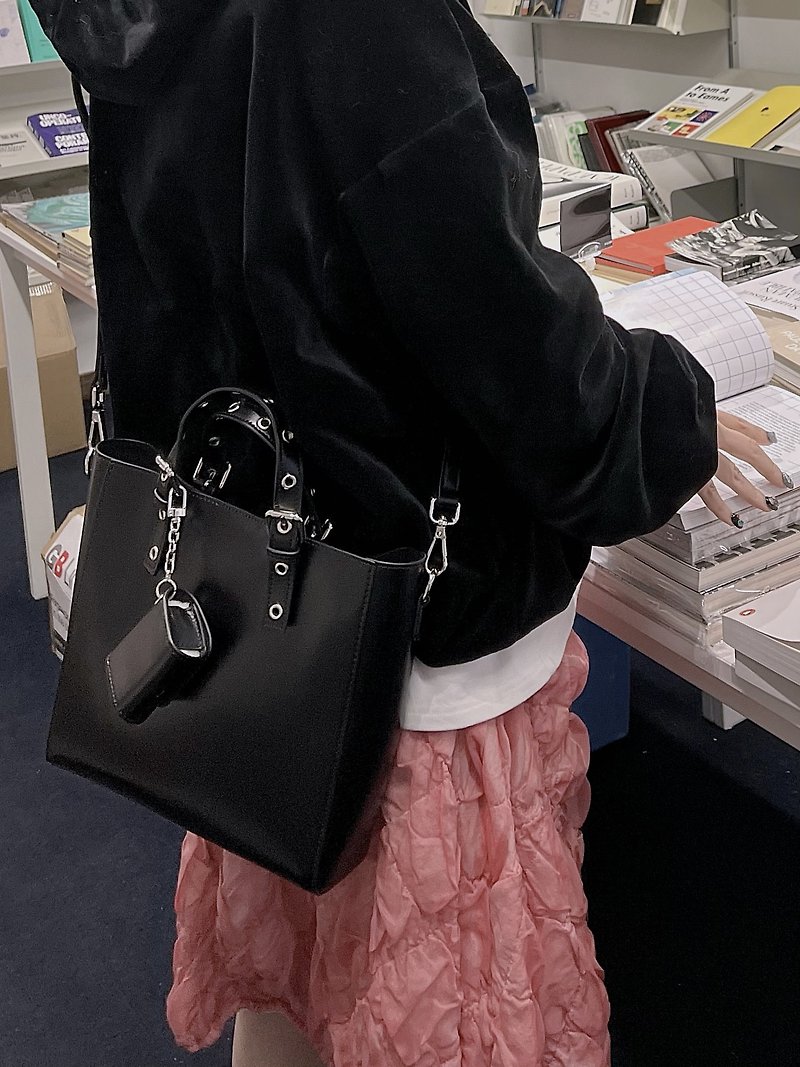 original design function y2k cool street large-capacity casual tote bag - Handbags & Totes - Faux Leather Black