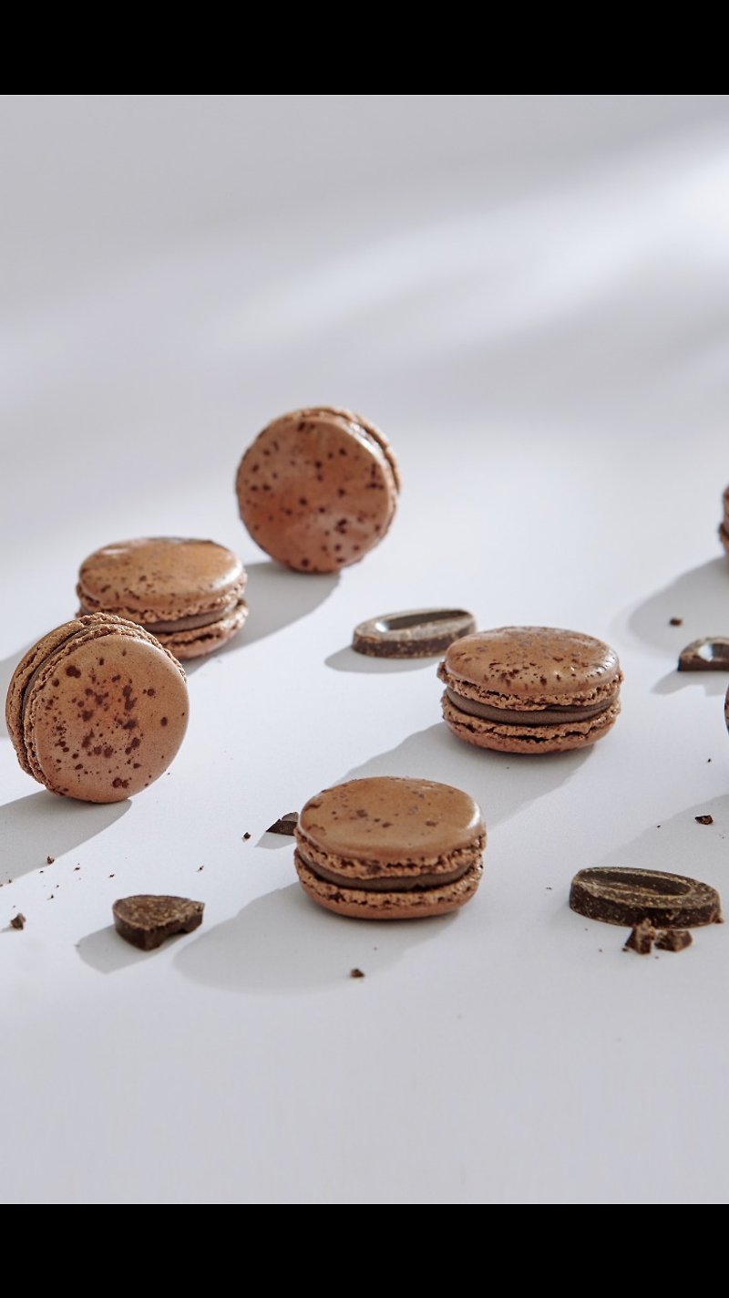 HERSTON【Pure Bitter Chocolate Amer】1 Macaron - Cake & Desserts - Other Materials Multicolor