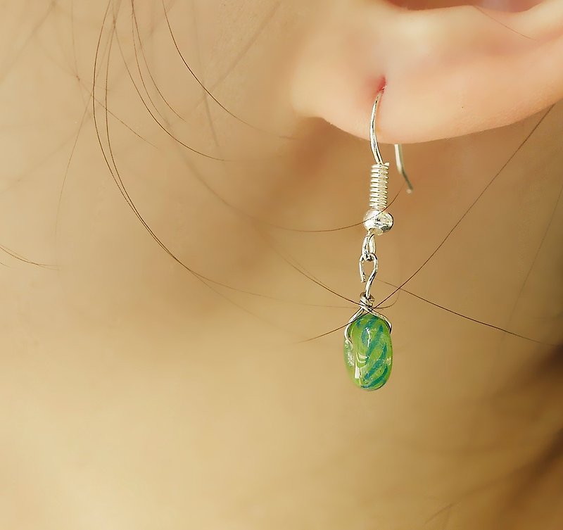 珠兒耳環 - 耳環/耳夾 - 其他材質 綠色