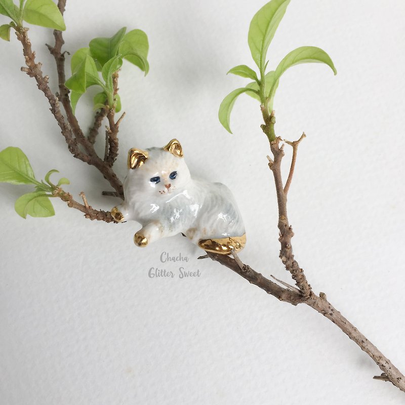 lucky white cat - Tiny animal figurine - เซรามิก - ดินเผา ขาว
