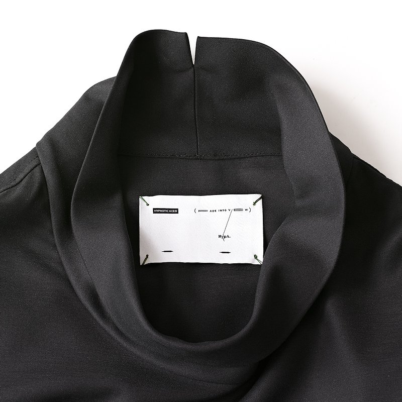 中性寬鬆高領立體上衣unisex 黑色 - T 恤 - 棉．麻 黑色