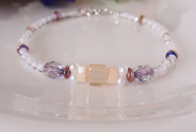 Bracelet//Lianlian Glazed Pearl Czech Glazed Beads - สร้อยข้อมือ - กระจกลาย ขาว