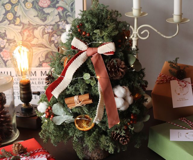 How To Make Christmas Tree Flower Arrangement Best Flower Site