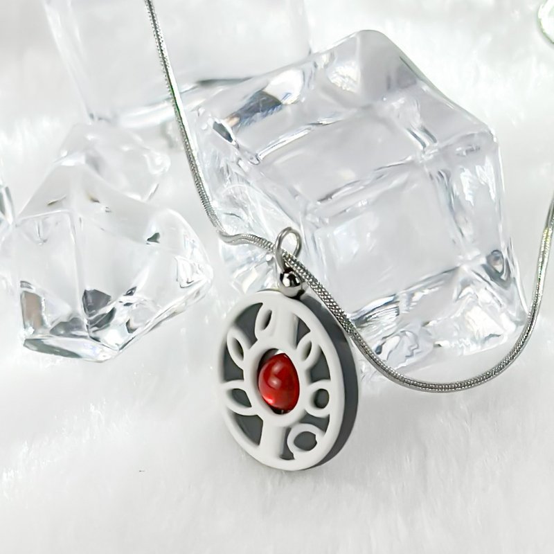 【浮語 Onyx】陶瓷項鍊 I 不說話的葉, 也值得被看見 - 項鍊 - 瓷 