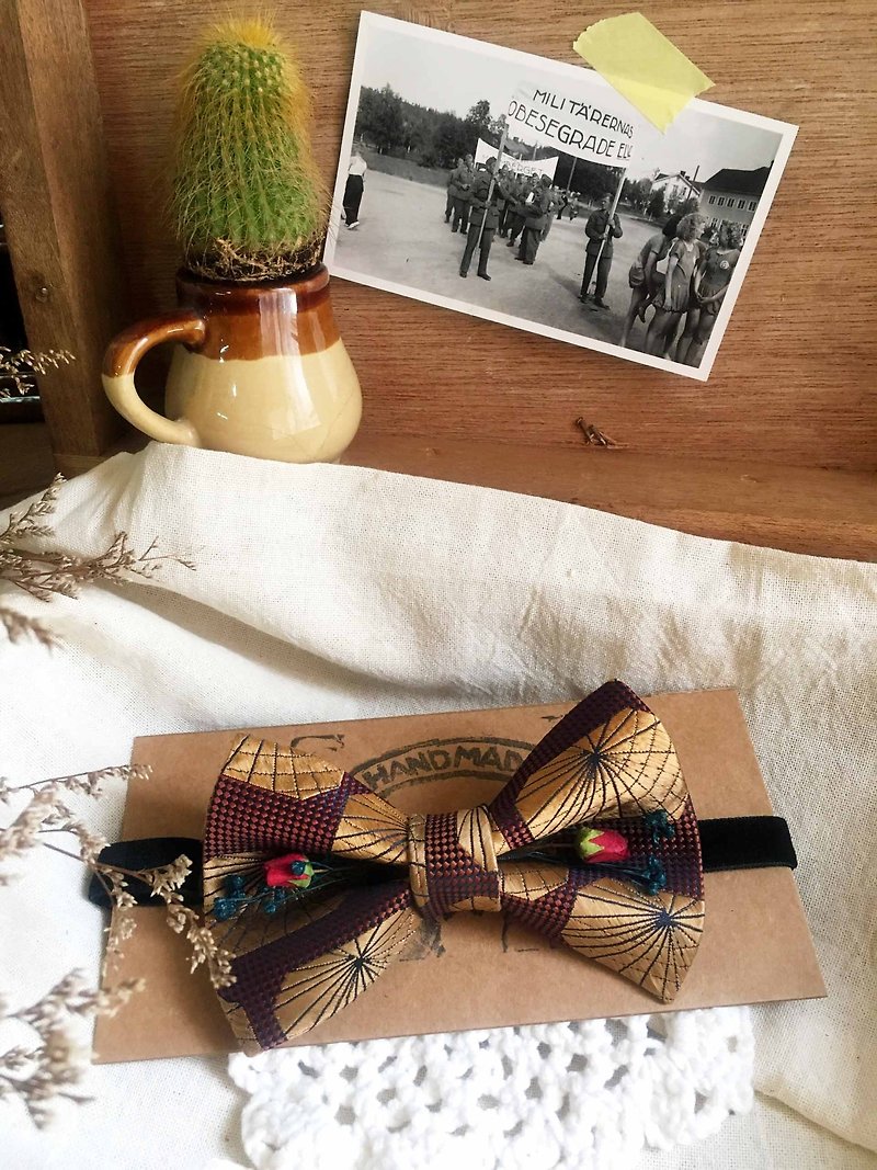 Papa's Bow Tie- 古董布花領帶改製手工領結-柏林紳士 金-玫瑰花版 - 領呔/呔夾 - 絲．絹 金色