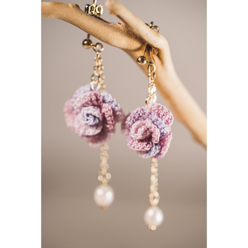 Crochet Rose Freshwater Pearl Earrings - ต่างหู - งานปัก หลากหลายสี