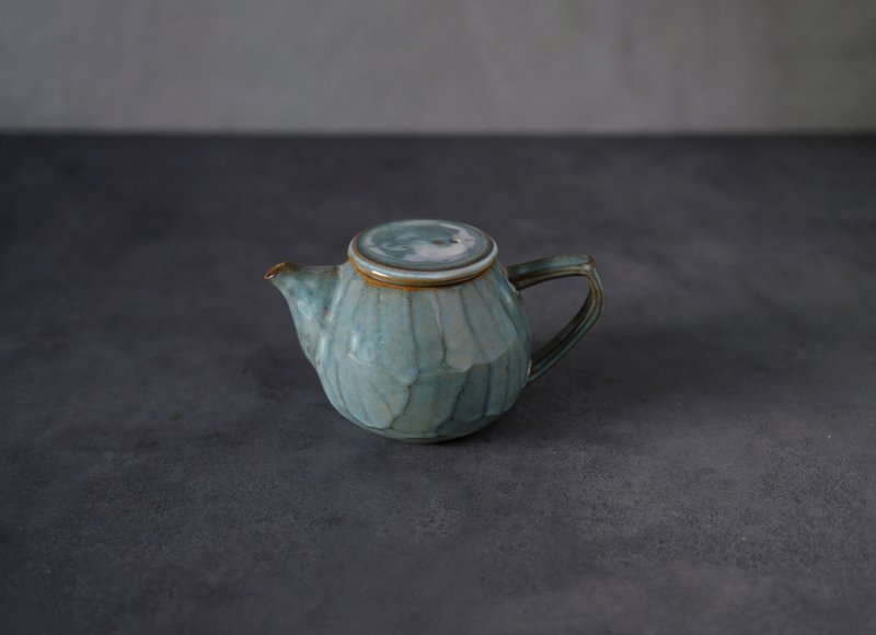 Lotus root_sprinkled gold_teapot - Teapots & Teacups - Porcelain Blue