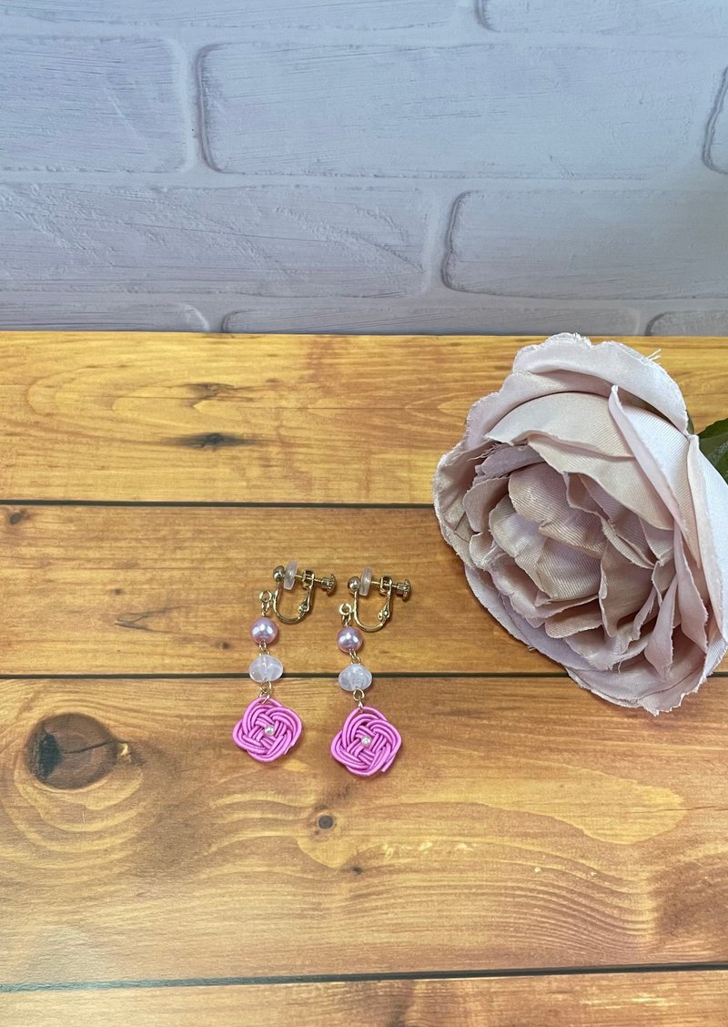 Hydrangea and bead earrings, pierced earrings, Mizuhiki pink - Earrings & Clip-ons - Paper Pink