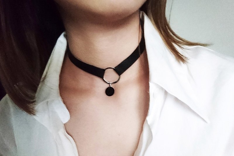 Simple circle-leather necklace (Stainless Steel) - สร้อยคอ - หนังแท้ 