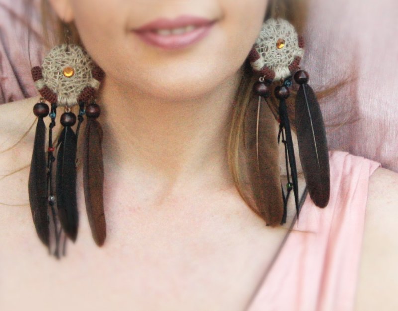 Oversized Long Tribal Feather Earrings Dreamcatcher Style - ต่างหู - ผ้าฝ้าย/ผ้าลินิน สีนำ้ตาล