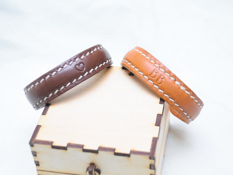 Leather Bangle (A Pair)】 Leather Bag Free Compression Leather Hand-Woven Couple Hand-Wo Leather - Leather Goods - Genuine Leather Brown