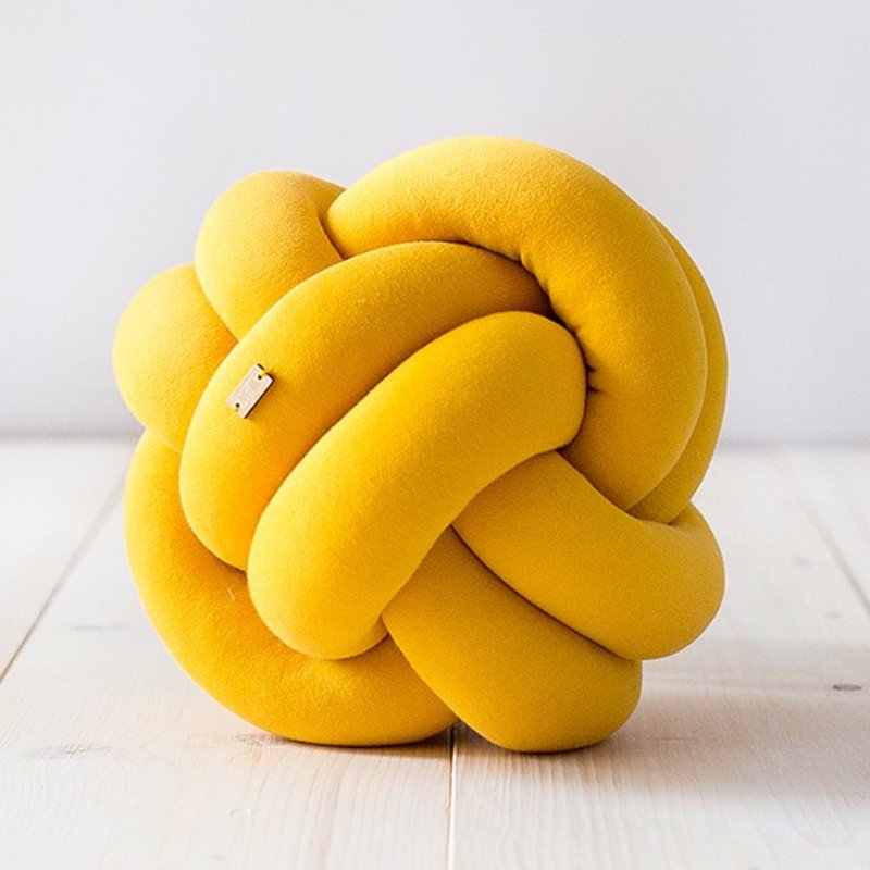 Knot Cushion 纏繞小球 | 芒果黃  抱枕 禮物 - 枕頭/抱枕 - 棉．麻 黃色