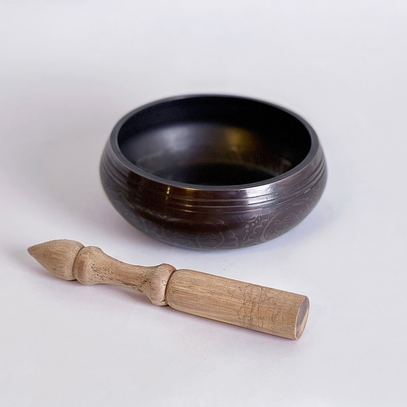 Ashtamangala Mandala Bronze Relief Singing Bowl_Fair Trade - กีตาร์เครื่องดนตรี - โลหะ สีดำ