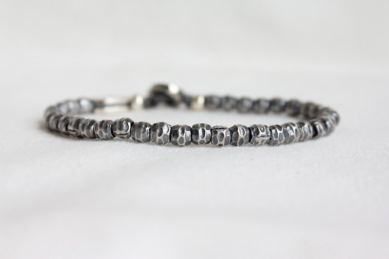 C.Chun Handmade Design Jewelry Embossed 925 Sterling Silver Bead Bracelet - สร้อยข้อมือ - โลหะ สีเงิน