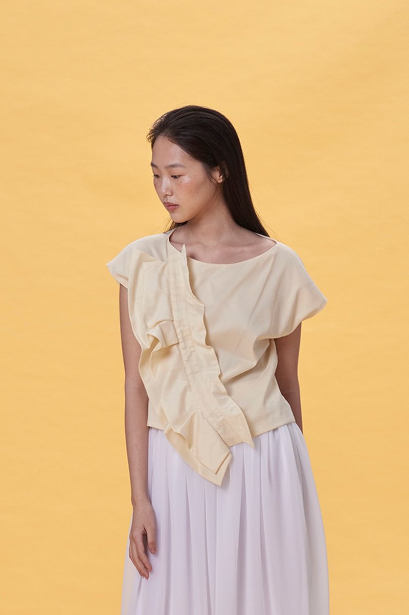 粉黃前單邊荷葉 Butterfly上衣 - 女上衣/長袖上衣 - 絲．絹 黃色