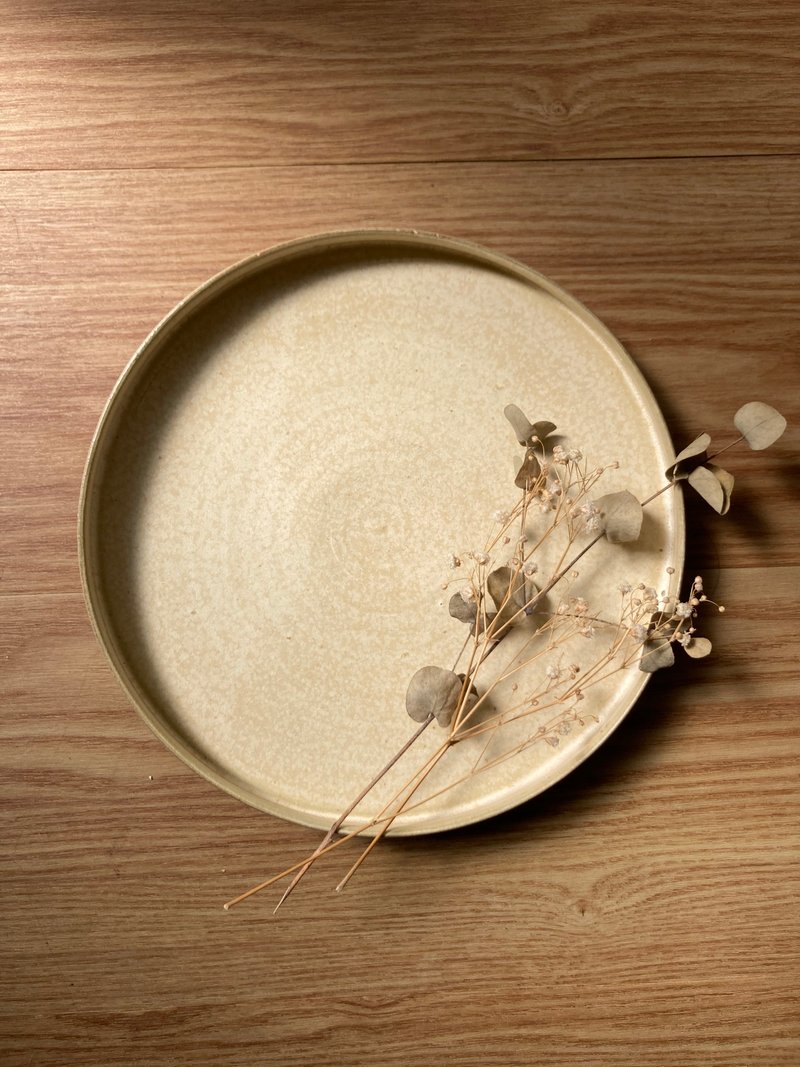 【Cooking looks luxurious】 Platter 21cm White - จานและถาด - ดินเผา ขาว