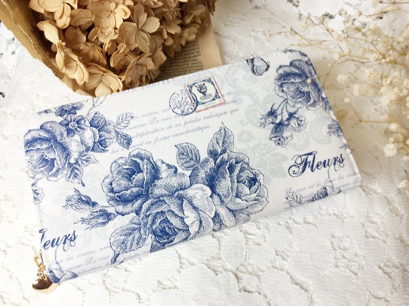 Hand a gift "long clip" Blue rose / Valentine's Day birthday Mother's Day exchange gift - Wallets - Genuine Leather 