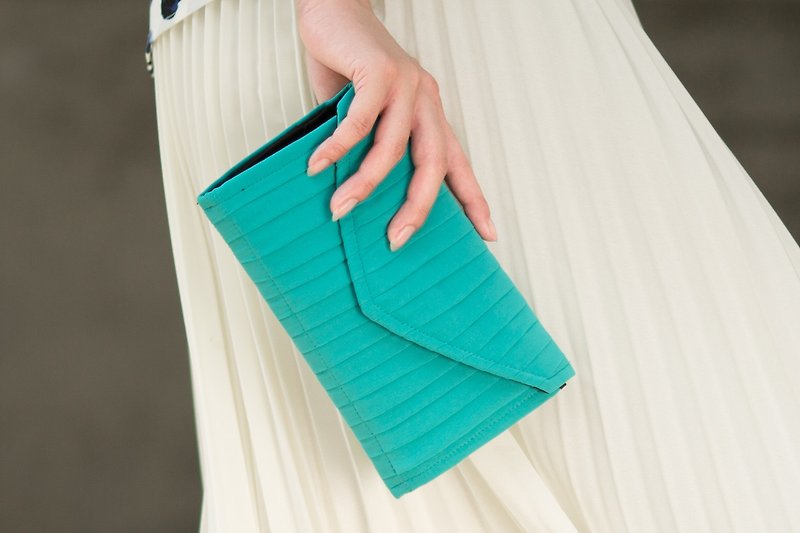 vingt six 藍綠色皮夾包（可做肩背包.手拿包.斜背包.皮夾多用） - 手拿包 - 聚酯纖維 藍色