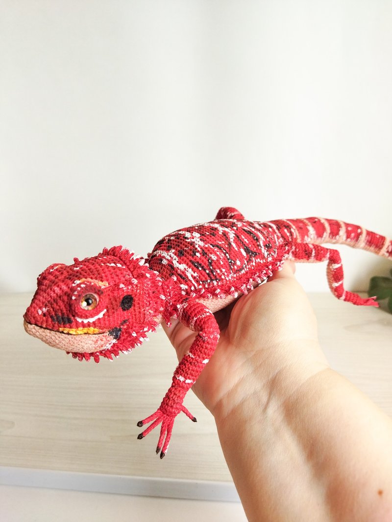 Realistic red bearded dragon agama toy, morph agama Interior figurine amigurumi - ตุ๊กตา - ผ้าฝ้าย/ผ้าลินิน สีแดง