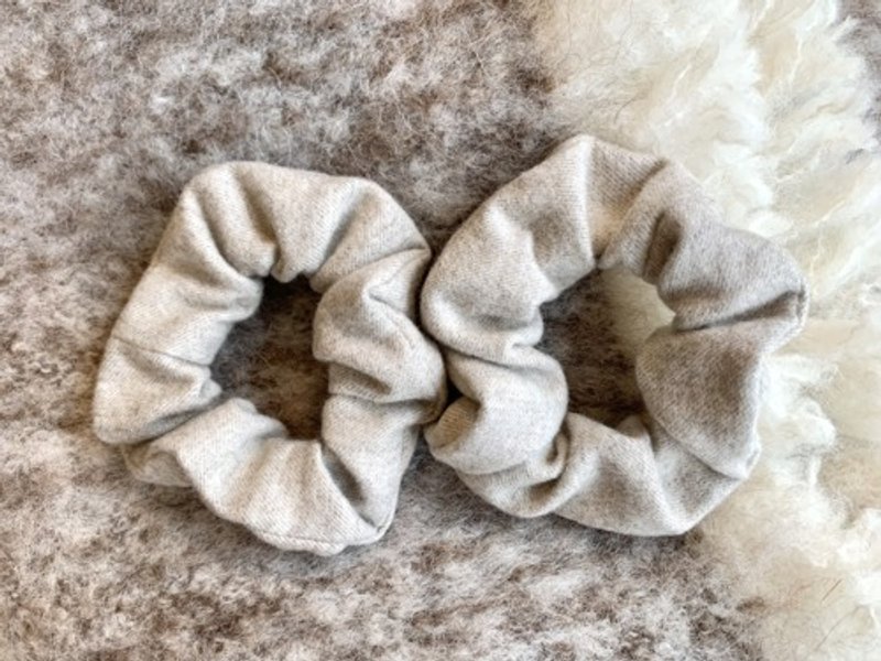 Organic Cotton  ヤク混ネル生地のシュシュ【２個セット】 - 耳環/耳夾/耳骨夾 - 其他金屬 