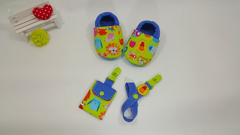 Wonderful zoo births Ceremony Baby Shoes + talismans pocket clip + pacifier clip - Baby Gift Sets - Cotton & Hemp Yellow