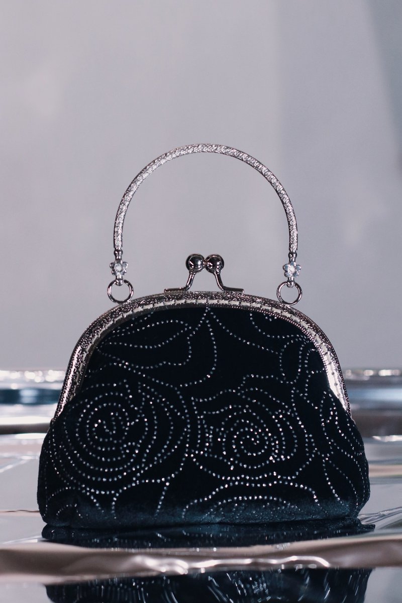 Velvet mouth gold bag inlaid with Silver Pure handmade high-end antique Silver hardware with the same velvet cheongsam - Clutch Bags - Polyester Black