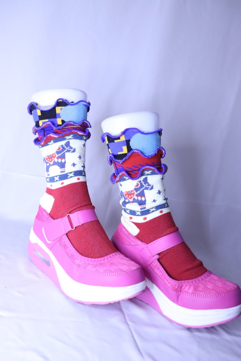 レッド×ブルー　馬　カラフルメロウソックス 派手靴下 個性的 22.5〜25 女性靴下 socks - 襪子 - 其他材質 紅色