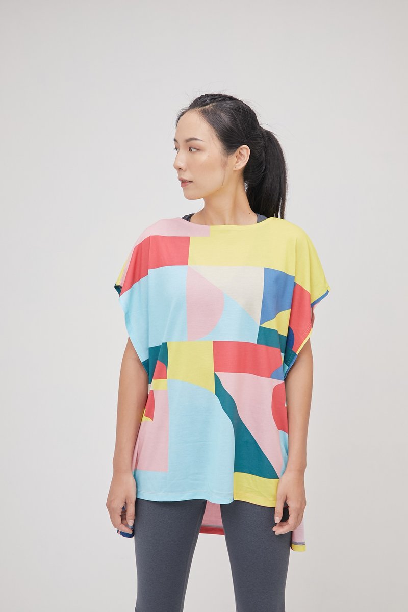 Straight Line Top_Geometric Mix Color print - Women's Yoga Apparel - Polyester Multicolor