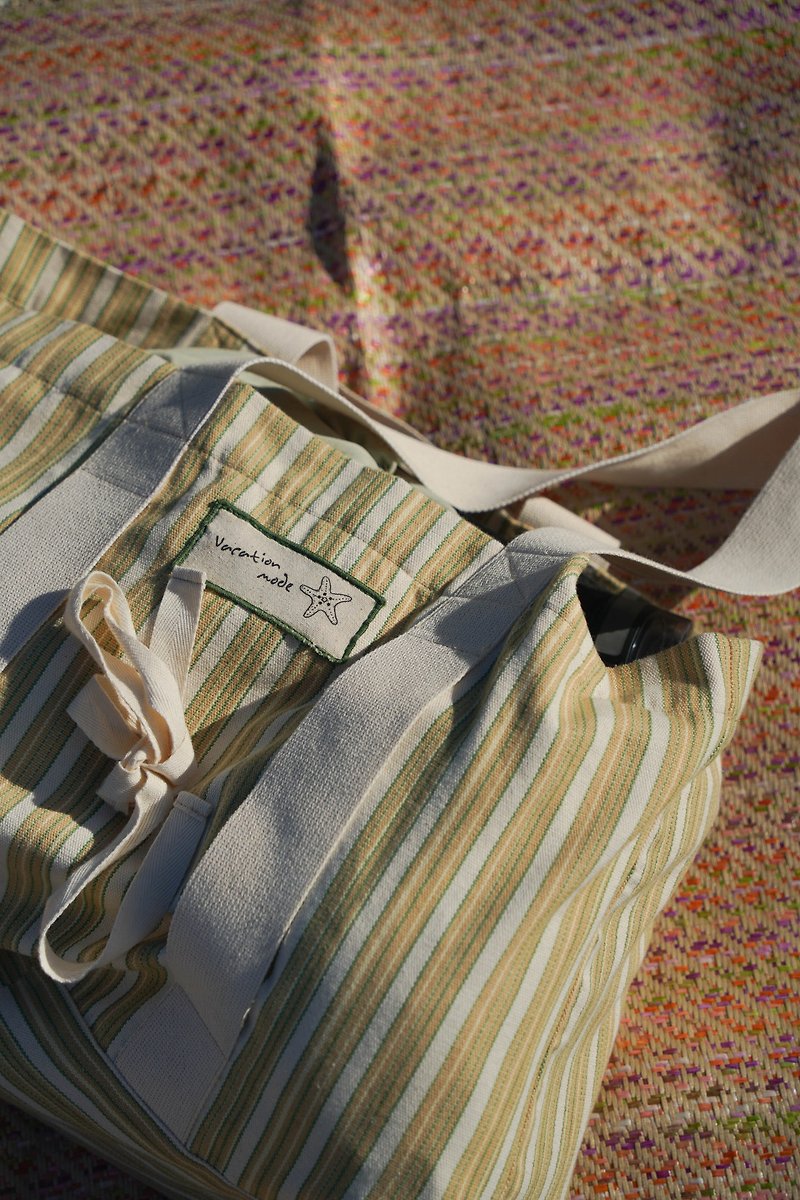 Limited texture beach bag with woven floor mat yoga bag tote bag designer custom - กระเป๋าถือ - ผ้าฝ้าย/ผ้าลินิน 