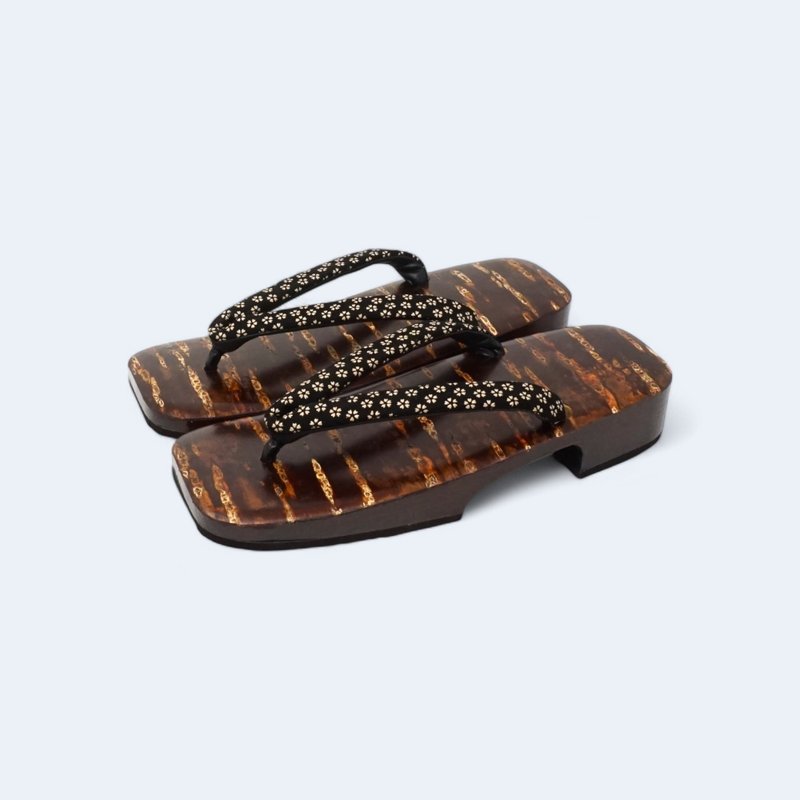 Birch craft Ukon Geta sandals with genuine Inden straps and small cherry blossom pattern - Slippers - Wood Brown