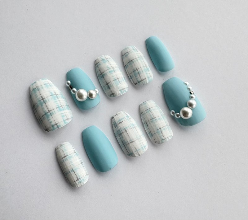 くすみ水色×白ツイードのハイブランド風ネイル - 其他 - 塑膠 藍色