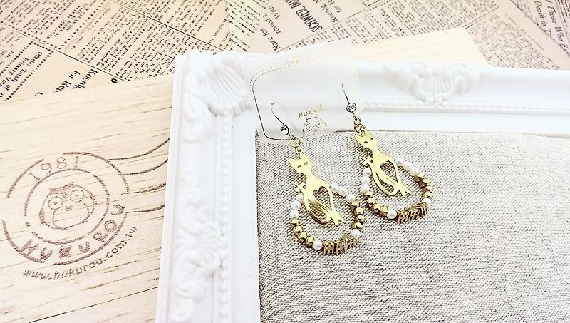 § HUKUROU § linen golden brass cat earrings - Earrings & Clip-ons - Other Metals 