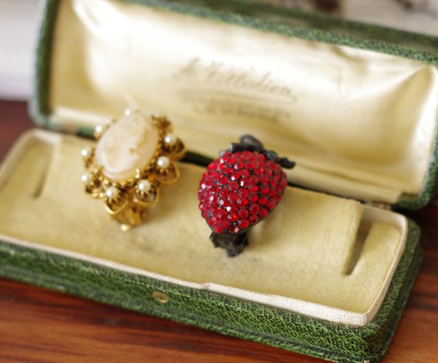 Vintage Weiss Strawberry Clip On Earrings store