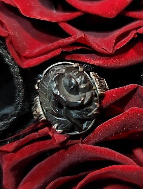 蘇妃古董秘室 20世紀手工雕刻玫瑰花型煤玉白鐵礦純銀戒指(可改尺寸)【情人節禮